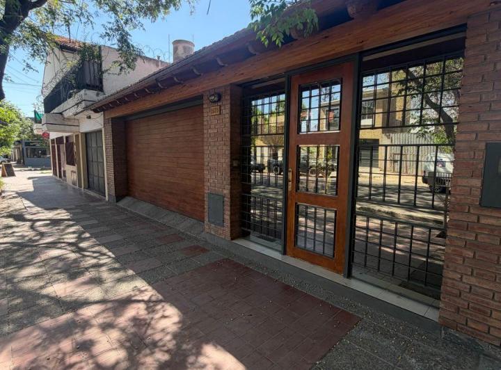Casa · 193m² · 6 Ambientes · 2 Cocheras