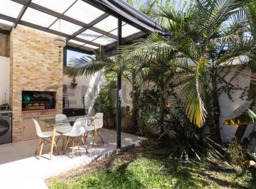 Casa · 55m² · 5 Ambientes · Destacado Chalet de 5 Ambientes con Piscina, Quincho y Consultorio Independiente - San Martín Centro