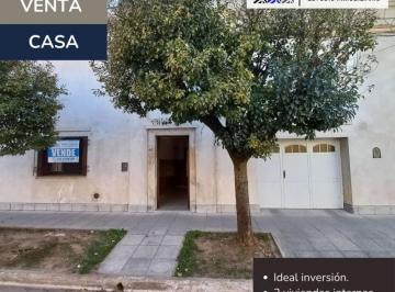 Casa · 254m² · 7 Ambientes · 1 Cochera · Amplia Propiedad en General Rojo - Retasada