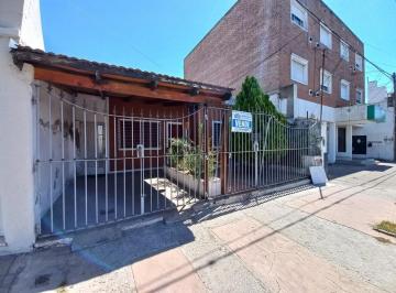Casa · 125m² · 4 Ambientes · 1 Cochera · Casa de 3 Dorm. y Dependencias en Moreno 216