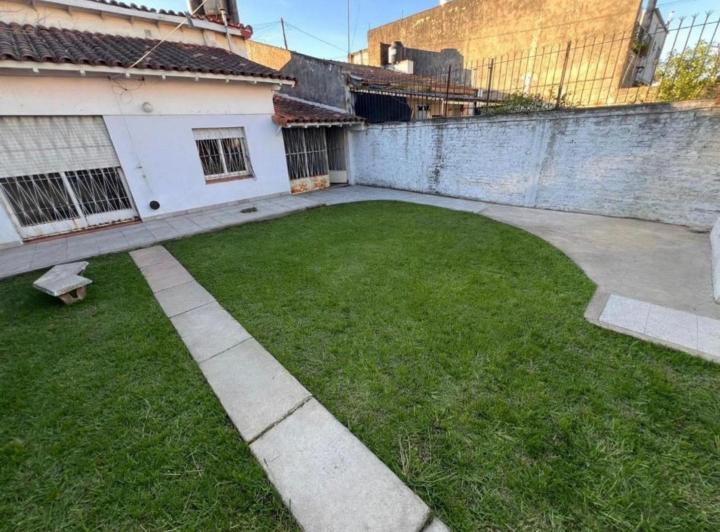 Casa · 100m² · 4 Ambientes · 1 Cochera