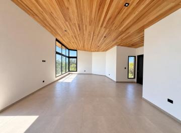 Casa · 365m² · 4 Ambientes · 2 Cocheras · Casa en Venta a Estrenar en Estancia Q2 - 3 Dorm. - Quincho
