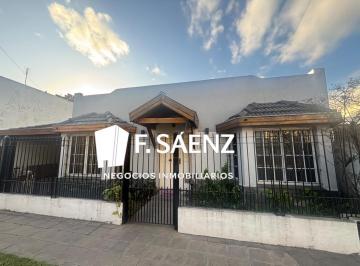 Casa · 150m² · 3 Ambientes · 1 Cochera · Casa con Pileta y Jardín en Venta en Luis Guillon