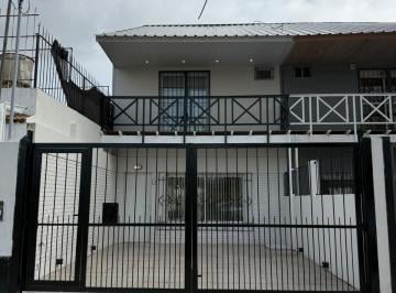 Casa · 80m² · 4 Ambientes · 2 Cocheras · Casa en Duplex 4 Ambientes Parque Luro