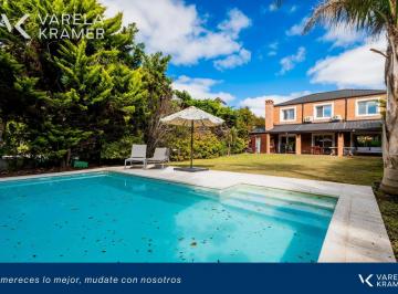 Casa · 198m² · 5 Ambientes · 3 Cocheras · Casa en Venta de 5 Ambientes en Tigre