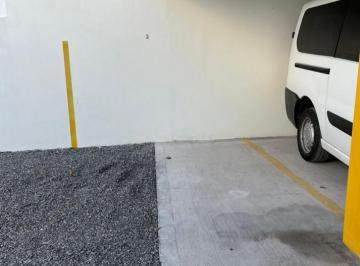 Garage · 12m² · 1 Cochera · Alquiler de Cochera Fija, Semi Cubierta en Planta Baja. Sin Expensas. Excelente Ubicacion: Pedernera