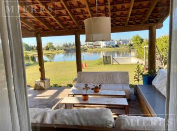 Casa · 265m² · 4 Ambientes · 2 Cocheras · Casa en Venta a La Laguna en La Comarca, Bancalari.