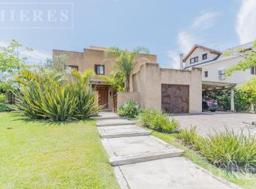 Casa · 264m² · 5 Ambientes · 6 Cocheras · Casa en Barrio San Agustín a La Laguna, Villanueva