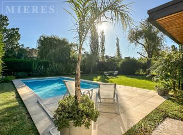 Casa · 320m² · 7 Ambientes · 4 Cocheras · Casa Sobre Lote Interno en Los Castores a La Venta en Nordelta