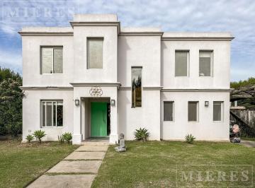 Casa · 180m² · 6 Ambientes · 2 Cocheras · Casa a La Venta en Santa Teresa, Villanueva
