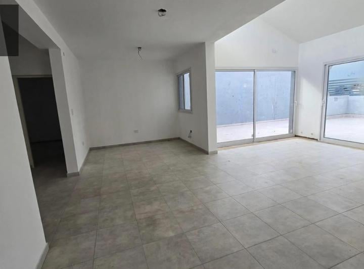 Casa · 85m² · 7 Ambientes · 1 Cochera