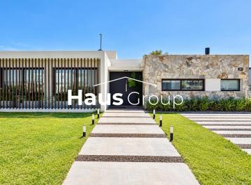 Casa de 5 ambientes, Esteban Echeverría · Casa en Venta Lagos de Canning