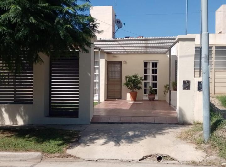 Casa · 90m² · 2 Dormitorios · 1 Cochera