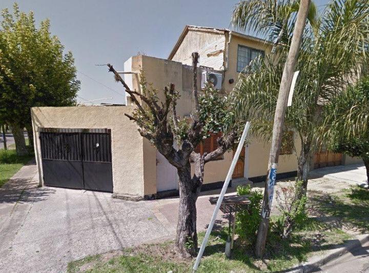 Casa · 100m² · 5 Ambientes · 1 Cochera