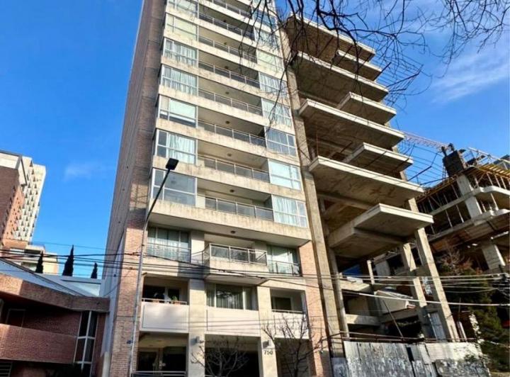 Departamento · 139m² · 4 Ambientes · 1 Cochera