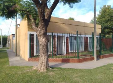 Casa · 100m² · 3 Dormitorios · 2 Cocheras · Venta Casa en Baradero Centro con Opcion de Galpón.