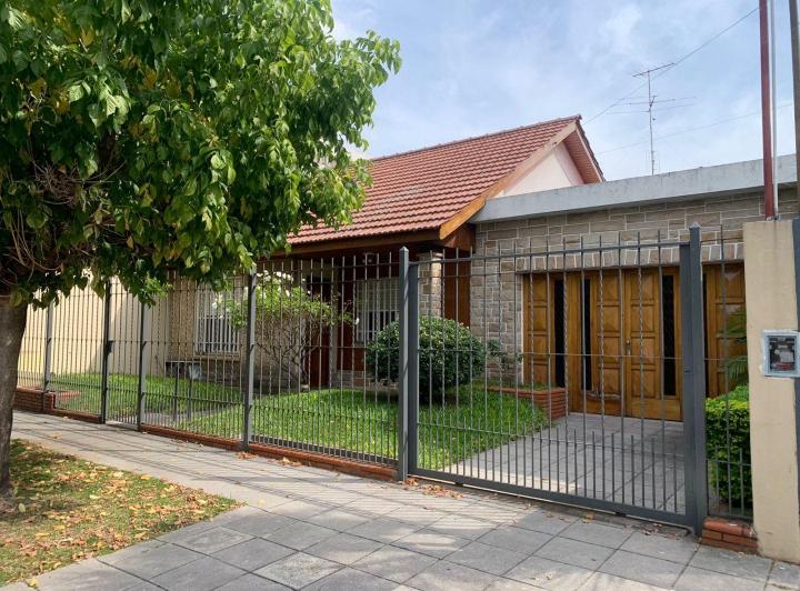 Casa · 150m² · 3 Ambientes · 1 Cochera