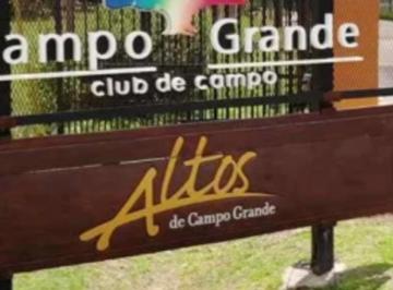 Casa · 180m² · 5 Ambientes · 3 Cocheras · Venta Casa de Una Planta en Altos de Campo Grande
