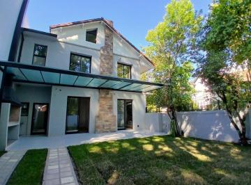 Casa de 7 ambientes, San Isidro · Casa en Venta - Tu Nuevo Refugio en Martínez