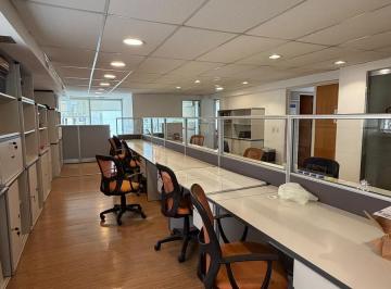 Oficina comercial · 144m² · 7 Ambientes · 1 Cochera · Oficina en Alquiler en El Centro