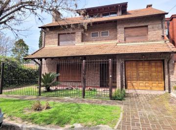 Casa · 265m² · 7 Ambientes · 2 Cocheras · Alquiler Casa en Boulogne, 7 Ambientes y 2 Cocheras