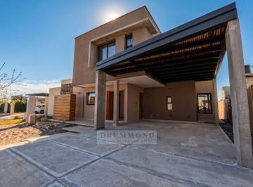 Casa de 5 ambientes, Maipú · Venta Casa 3 Habitaciones Lomas de Russell, Maipú