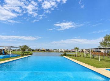 Terreno · 300m² · Lote 300 m en Barrio Rpivado Laguna Azul Etapa 3