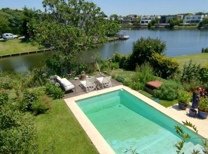 Casa · 213m² · 5 Ambientes · 1 Cochera
