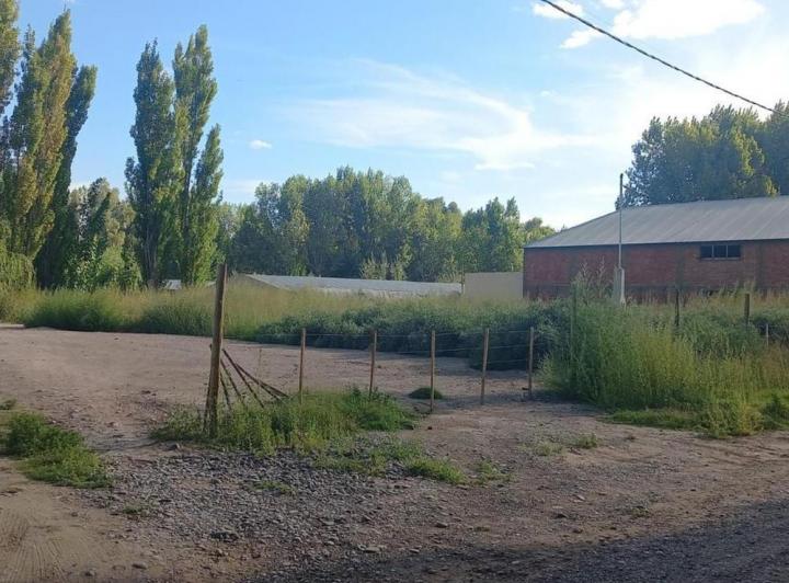 Terreno · 2100m²