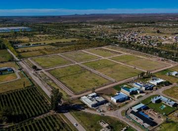 Terreno · 800m² · Lotes en Cipolletti 800 m² Barrio Cerrado La Pausa