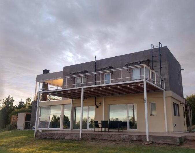 Casa · 112m² · 4 Ambientes · 3 Cocheras