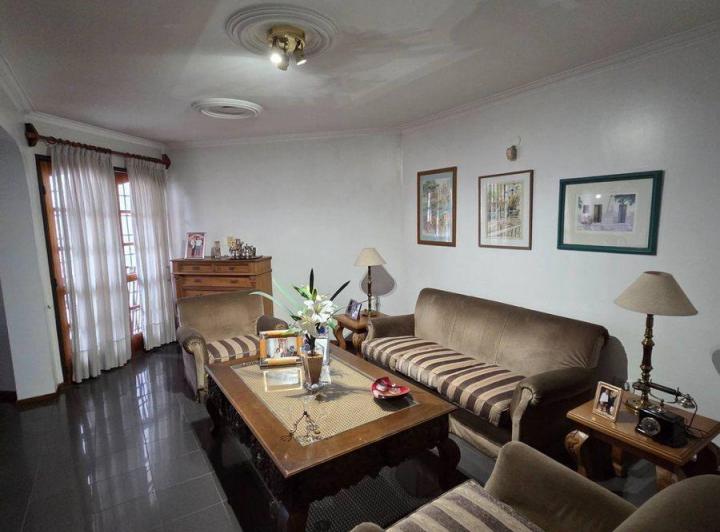 Casa · 315m² · 7 Ambientes
