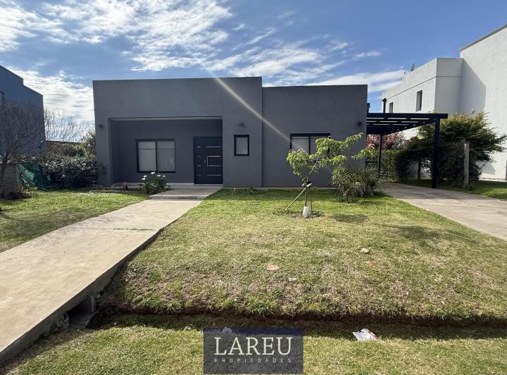 Casa · 110m² · 4 Ambientes · 2 Cocheras