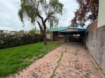 Casa Alquiler de 3 ambientes · Casa 3 Ambientes en Alquiler en Buena Zona!