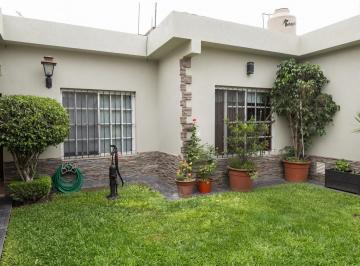 Casa · 300m² · 8 Ambientes · 3 Cocheras · Casa Multifamiliar con Local Comercial en La Matanza