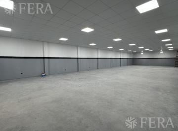 Bodega-Galpón · 353m² · Alquiler Galpón en Wilde