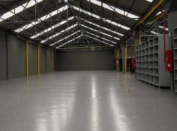 Depósito · 3000m² · 1 Ambiente · 5 Cocheras · Depósito Galpón de 3.000 m² en Alquiler en Caba Zona Mataderos