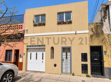 PH · 70m² · 3 Ambientes · 1 Cochera · Venta - Permuta PH 3 Amb. - Lomas del Mirador