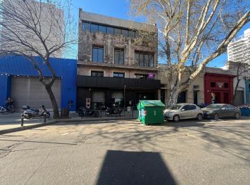 Local comercial · 107m² · 3 Ambientes · Local Pichincha con Enorme Patio