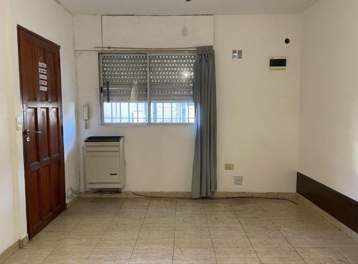 Departamento en Alquiler Tres Ambientes en Planta Baja Al Frente Cachimayo Al 1700