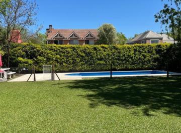 Casa · 800m² · 6 Ambientes · 1 Cochera · Casa en Venta El Portillo