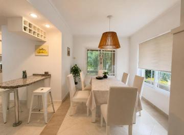 Casa · 166m² · 4 Ambientes · 1 Cochera · Casa en Venta Barrio Privado Apto Credito