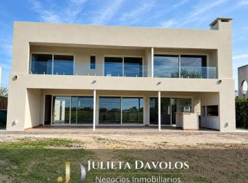 Casa · 256m² · 6 Ambientes · 2 Cocheras · Casa con Vista Al Golf en Venta El Canton Barrio Golf