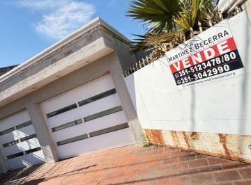 Casa de 10 ambientes, Córdoba · Urca / Casa a Reciclar con Potencial Para Unidades Comerciales o Vivienda