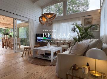Casa · 148m² · 4 Ambientes · 1 Cochera · Casa Alquiler Temporario 3 Dorm. 500 m² Playa Brava, Punta del Este