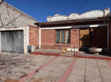 Casa · 130m² · 5 Ambientes · Casa Céntrica en Venta - Calle San Luis
