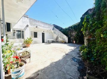 Casa · 112m² · 4 Ambientes · Venta Casa 4 Ambientes + Local en Moron
