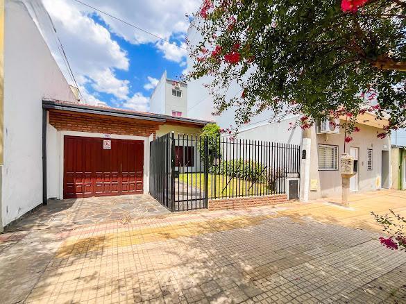 Casa · 190m² · 5 Ambientes · 1 Cochera