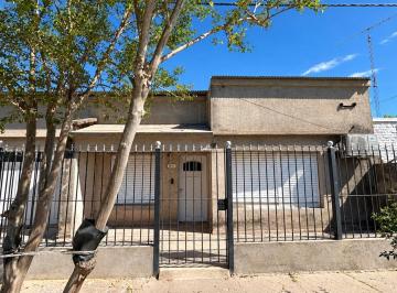 Casa · 100m² · 3 Ambientes · 1 Cochera · Alquiler Casa en San Carlos Norte