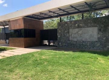 Casa de 5 ambientes, Villa Allende · Punta Golf - Excelente Housig - Detalles de Categoría - Barrio Golf